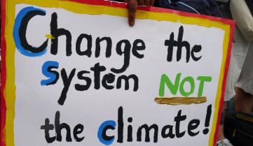 Panneau manifestation - Change the system, not the climate