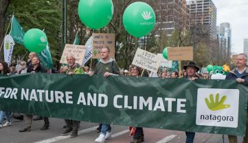 Manifestants Natagora et Natuurpunt dans les rues à Bruxelles, pour la nature et le climat