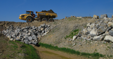 Camion en carrière - Pascal Hauteclair